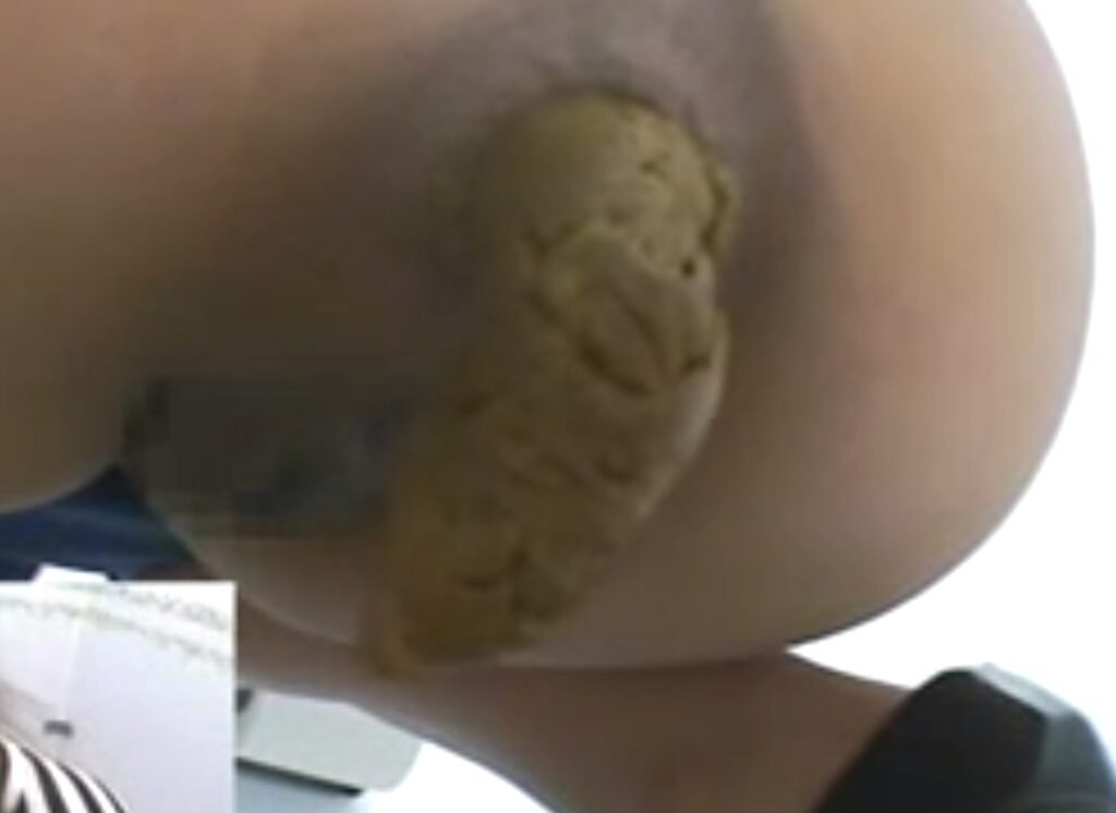 ドデカうんちが出てきたよ！女の子の肛門ってここまで開くんだねｗ