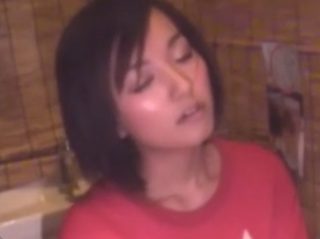 居酒屋のトイレで酔っぱらってお姉さんが軟便を繰り出しますｗ